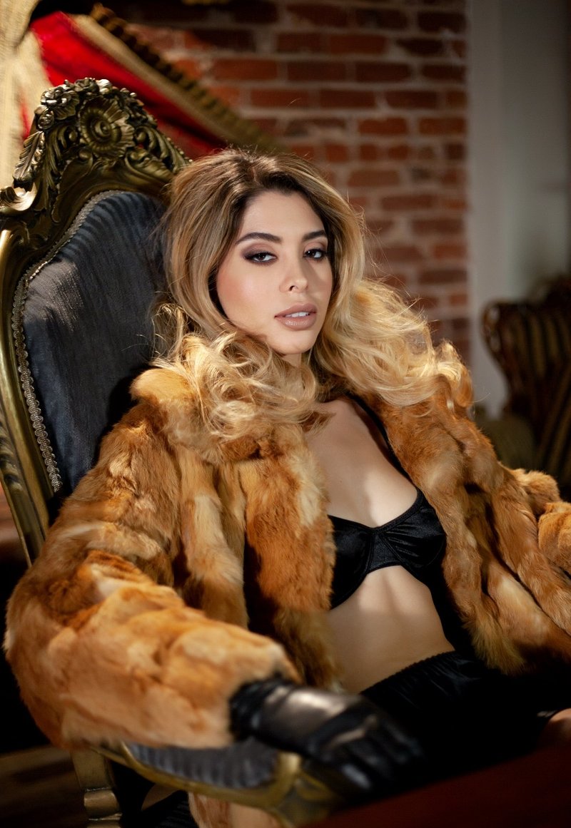 Проститутка Наденька